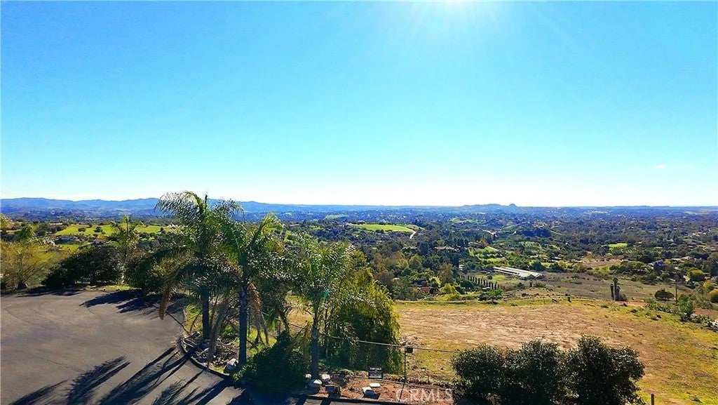 Photo of 1387 Las Vistas Rd, Fallbrook, CA 92028 (MLS # SW26190781)