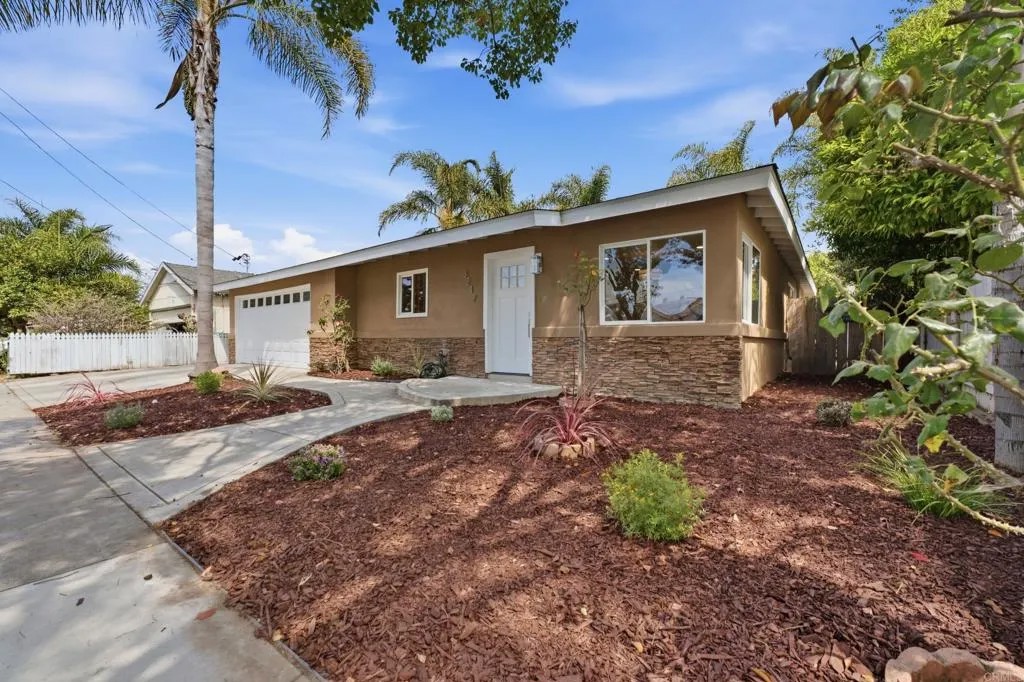 3247 Carolyn Circle