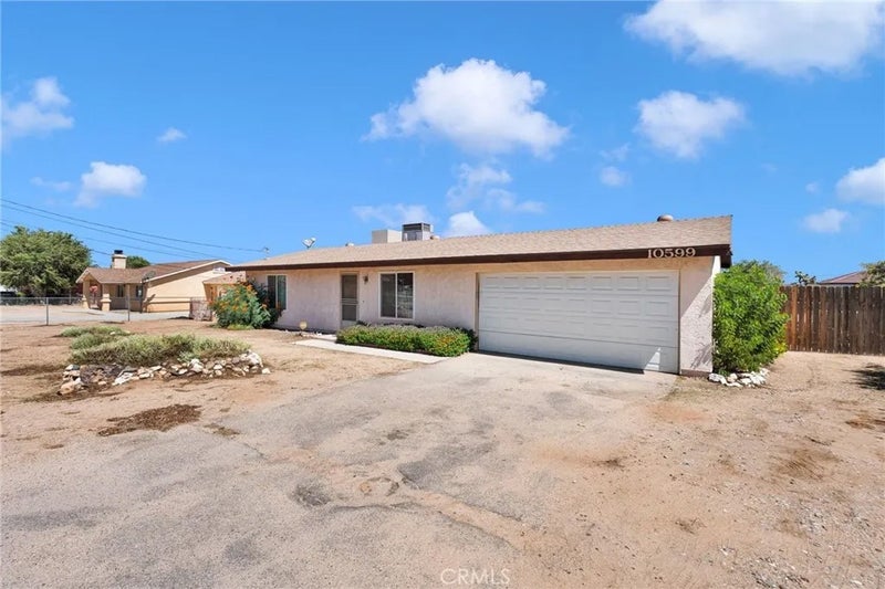 10599 Oakwood