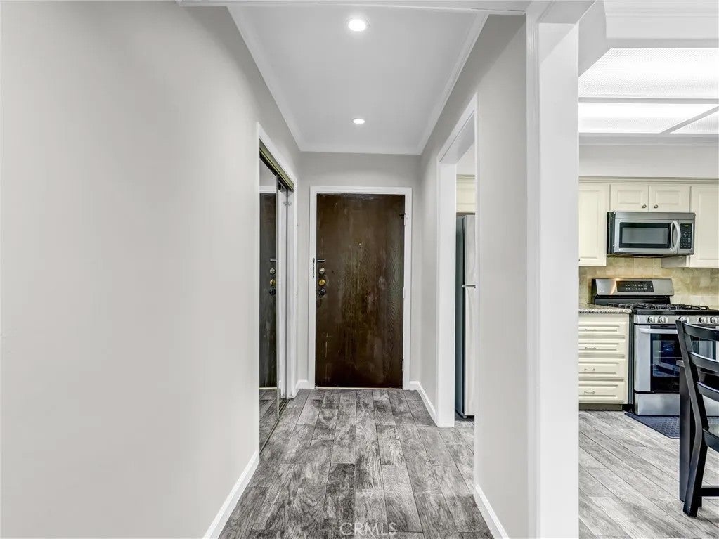 500 E Jackson Place East 302