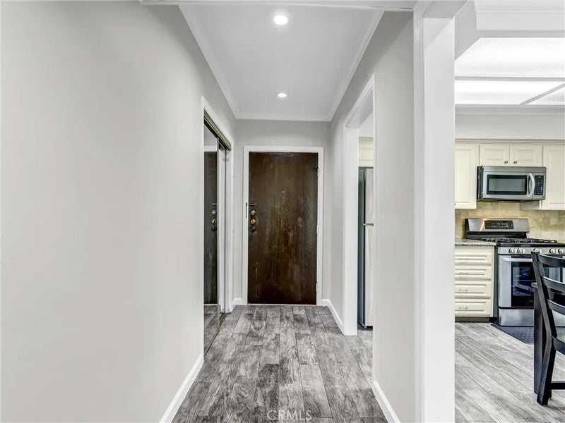 500 Jackson Place 302