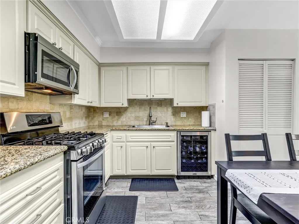 500 E Jackson Place East 302