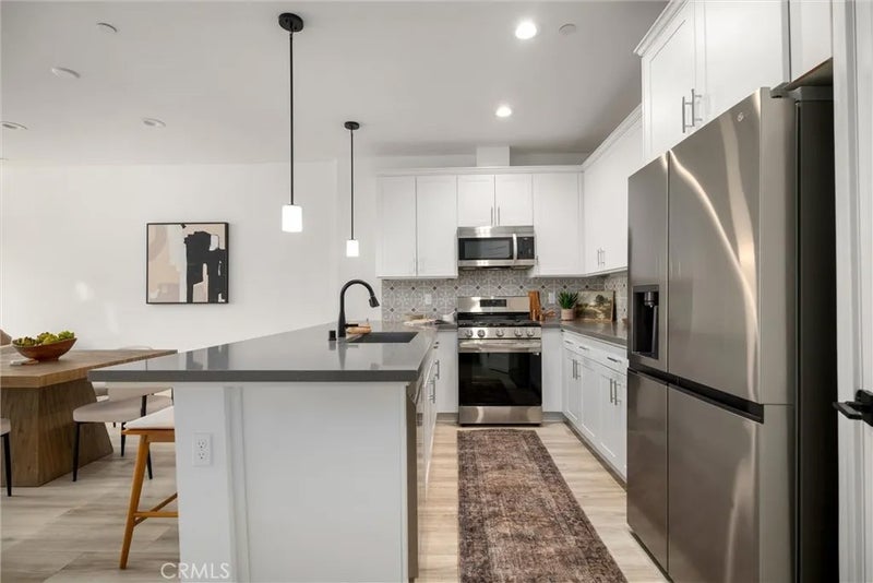 1033 Tiburon