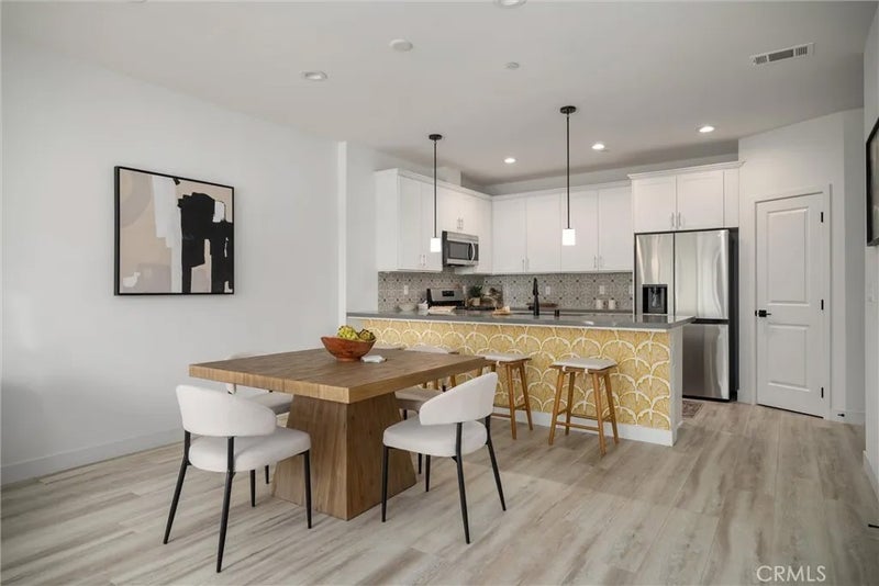 1033 Tiburon