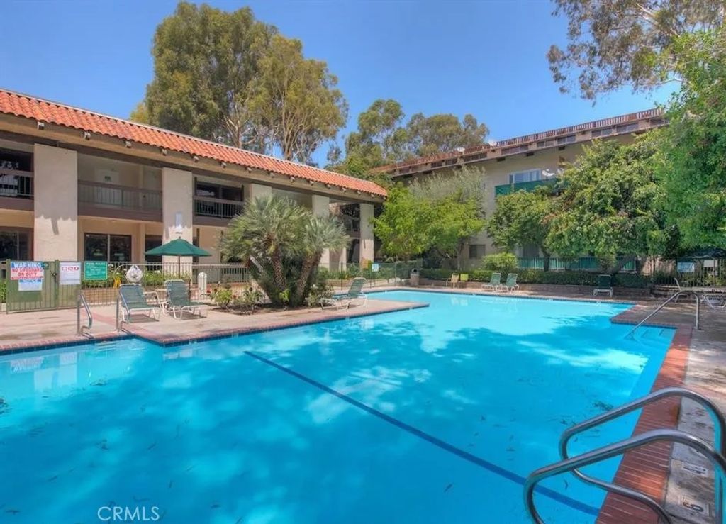 Photo of 5460 White Oak, Encino, CA 91316 (MLS # BB26024793)