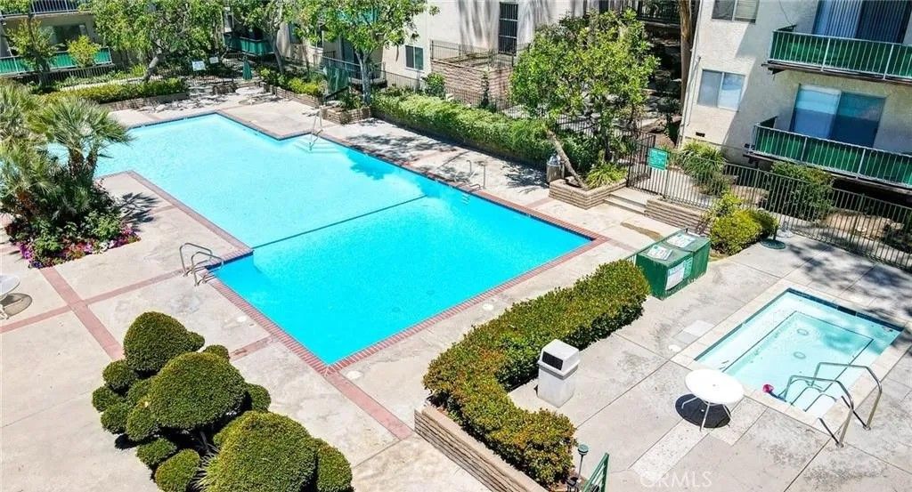 Photo of 5460 White Oak, Encino, CA 91316 (MLS # BB26024793)