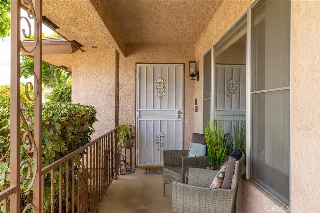 Photo of 651 S Juanita ST, Hemet, CA 92543 (MLS # SW26113695)