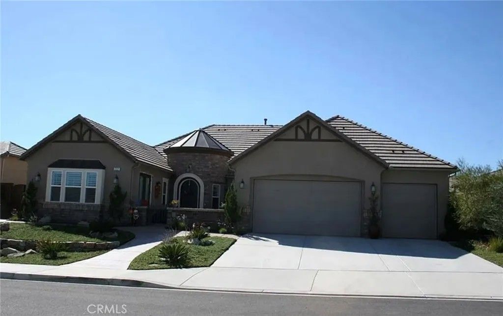 Photo of 227 Tom McGuinness Jr Circle, Fallbrook, CA 92028 (MLS # SW25243851)