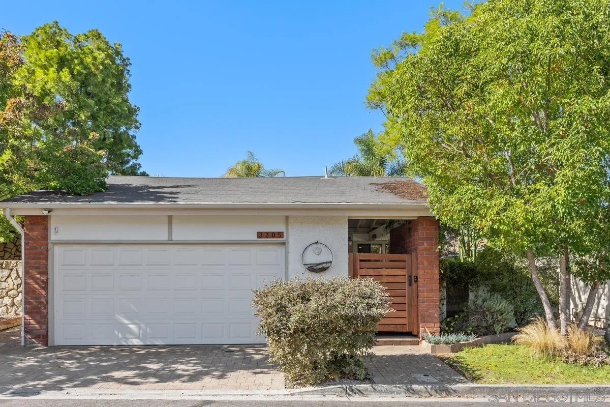 3305 Vivienda Circle