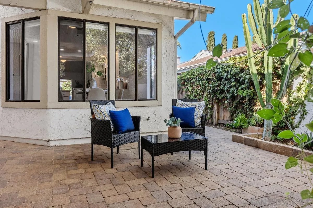 3305 Vivienda Circle