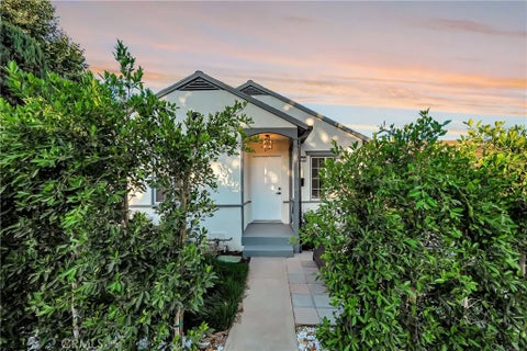 Photo of 128 Lukens Place, Glendale, CA 91206 (MLS # SR26197916)