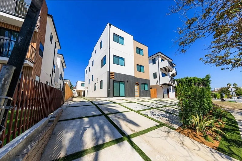1015 S Citrus