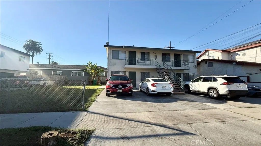 Photo of 1084 E 19th St, Long Beach, CA 90806 (MLS # PW25267494)