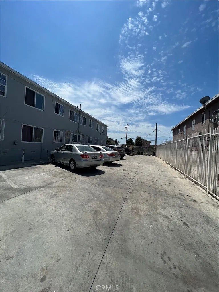 714 E 108th