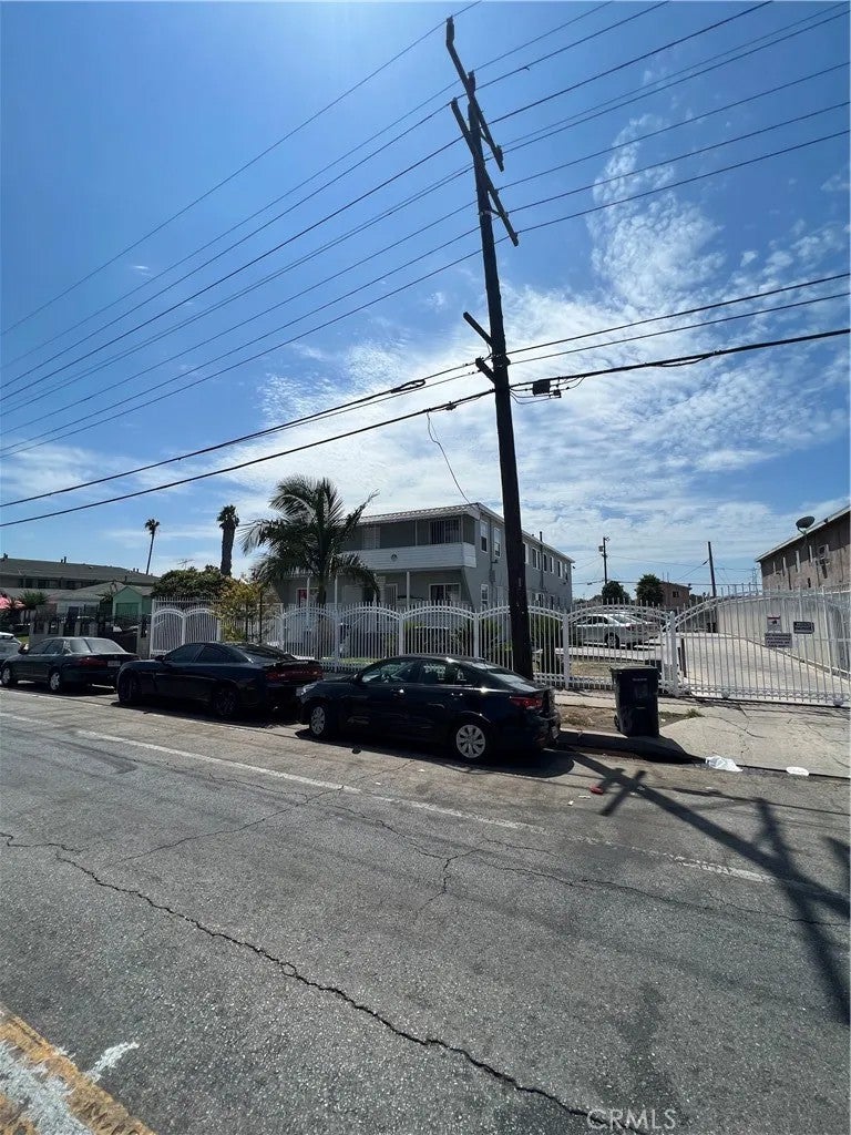 714 E 108th