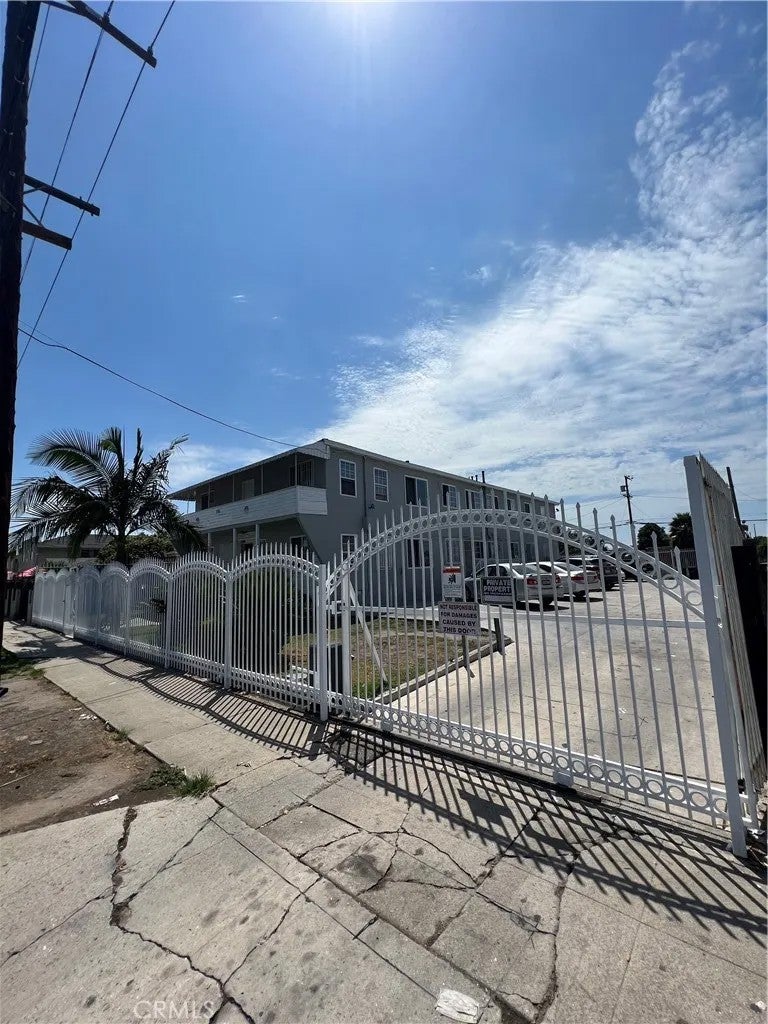 714 E 108th