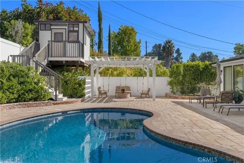 Tiny photo for 3006 Trudi Lane, Burbank, CA 91504 (MLS # GD25272017)