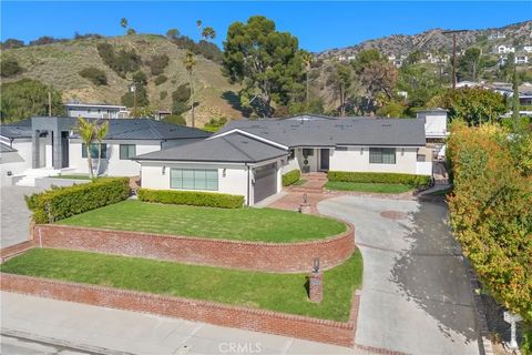 Photo of 3006 Trudi Lane, Burbank, CA 91504 (MLS # GD25272017)