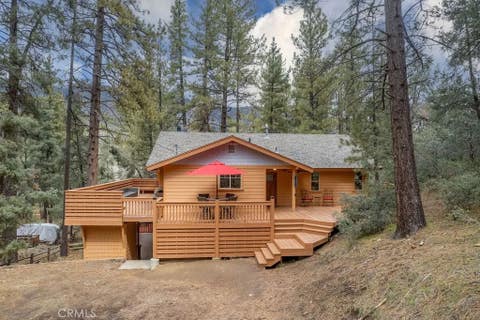 Photo of 2300 Cypress Way, Pine Mountain Club, CA 93222 (MLS # SR26110725)
