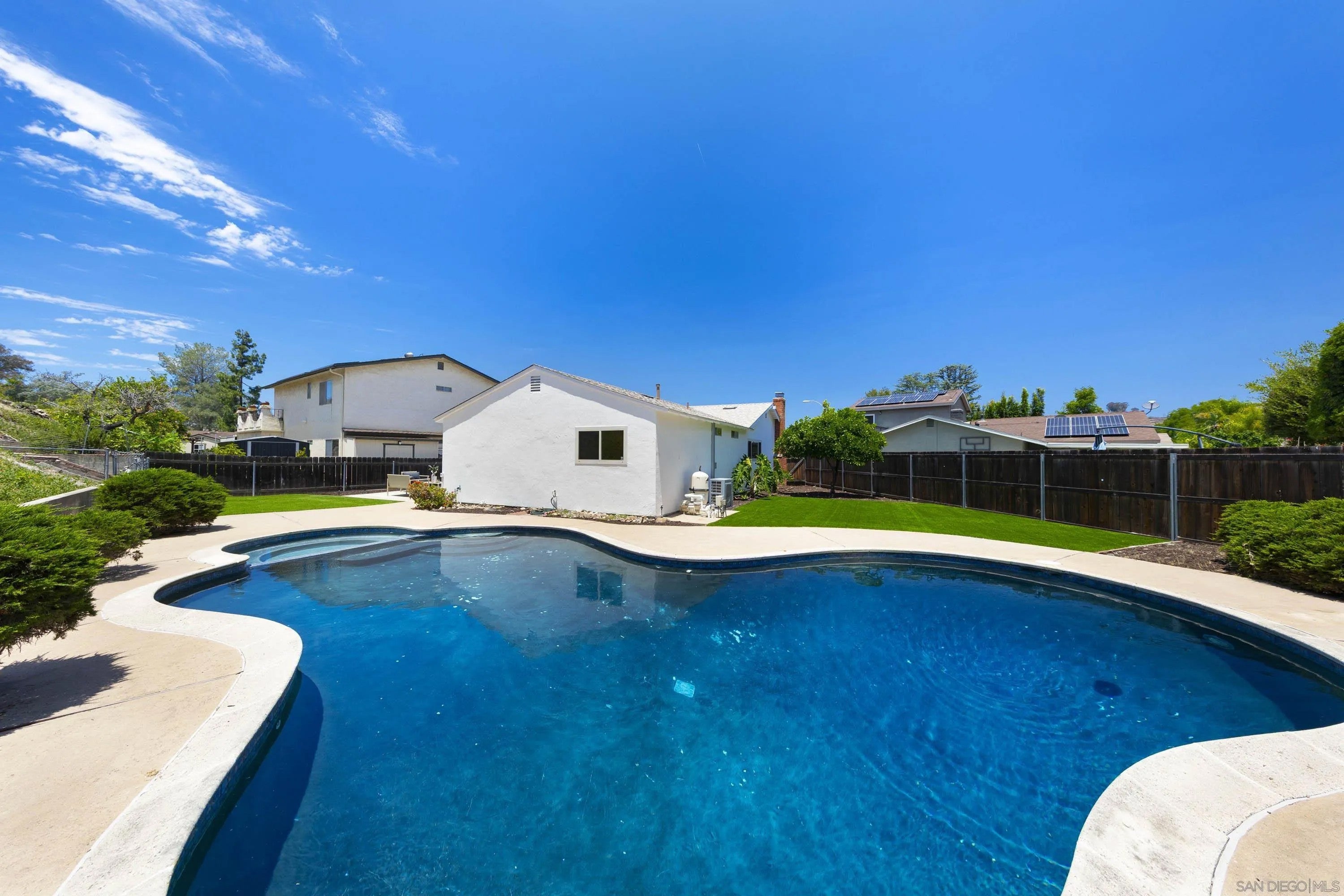 7225 Laura Ct