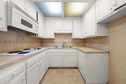 Tiny photo for 2510 Torrey Pines #212, La Jolla, CA 92037 (MLS # 250042617)
