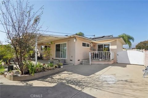 Tiny photo for 945 W Bonnie Brae Ct, Ontario, CA 91762 (MLS # IV25236634)