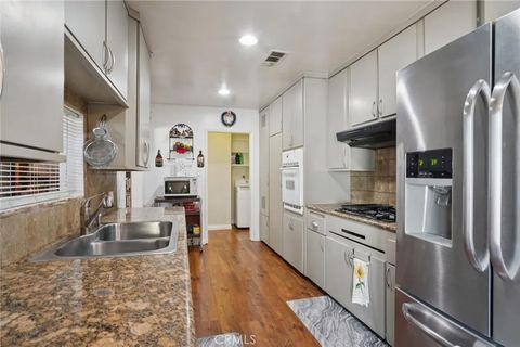 Tiny photo for 945 W Bonnie Brae Ct, Ontario, CA 91762 (MLS # IV25236634)