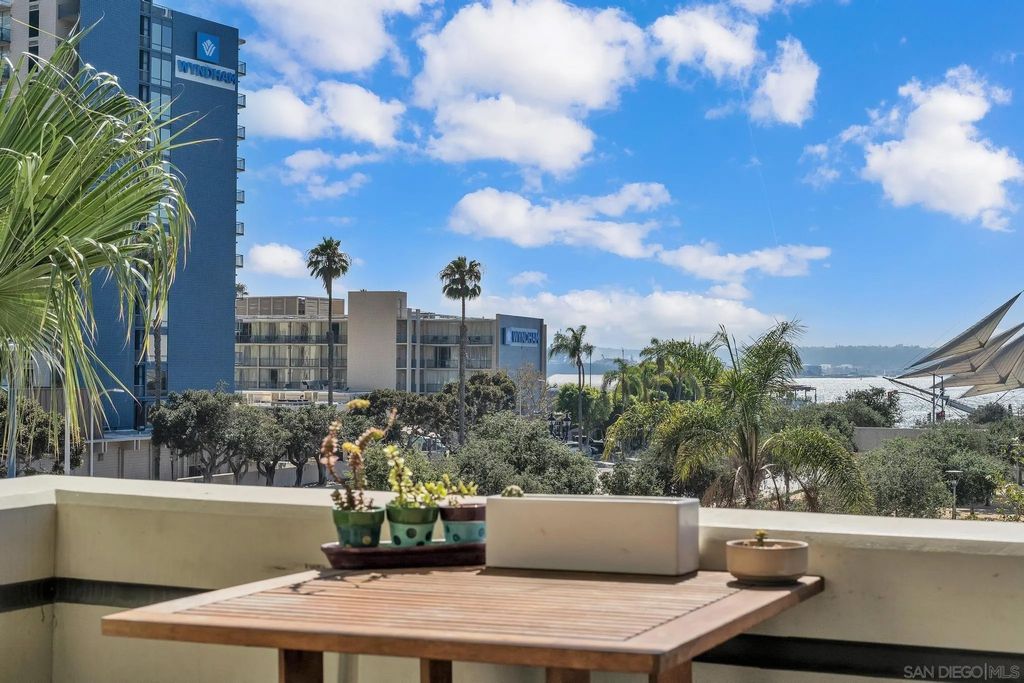 Photo of 1431 Pacific Hwy #413, San Diego, CA 92101 (MLS # 260001699)