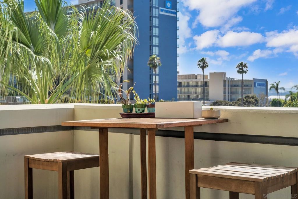 Photo of 1431 Pacific Hwy #413, San Diego, CA 92101 (MLS # 260001699)