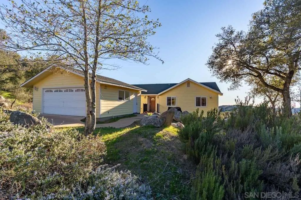 Photo of 1328 Riverwood Road, Santa Ysabel, CA 92070 (MLS # 260001443)