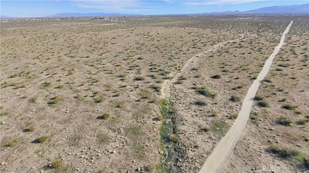 Photo of 0 Minero Rd, Pinon Hills, CA 92372 (MLS # HD26016398)