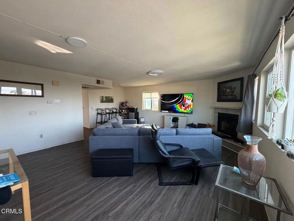 Photo of 804 N Kenilworth Avenue, Glendale, CA 91203 (MLS # P1-25239)