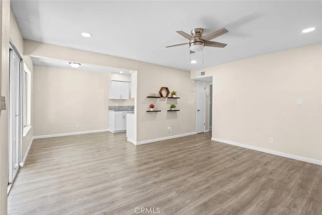 1550 W Ashlan