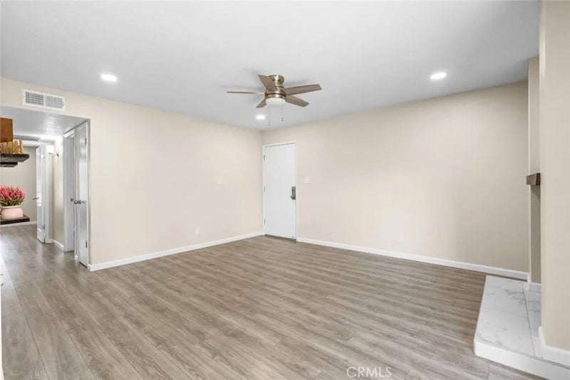 1550 W Ashlan