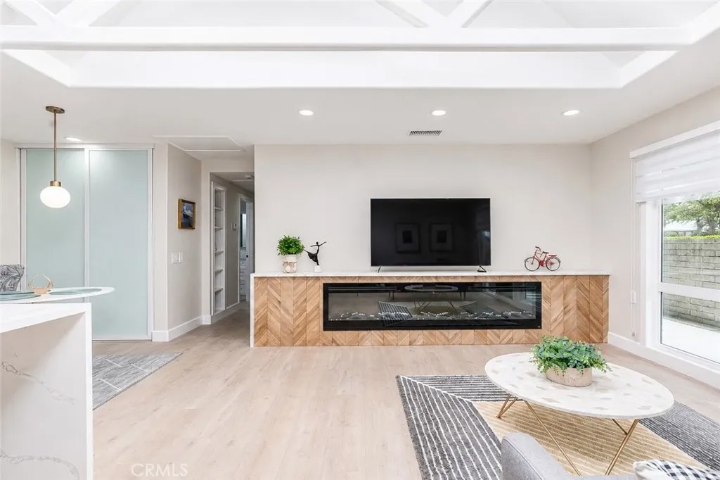 3279 San Amadeo P