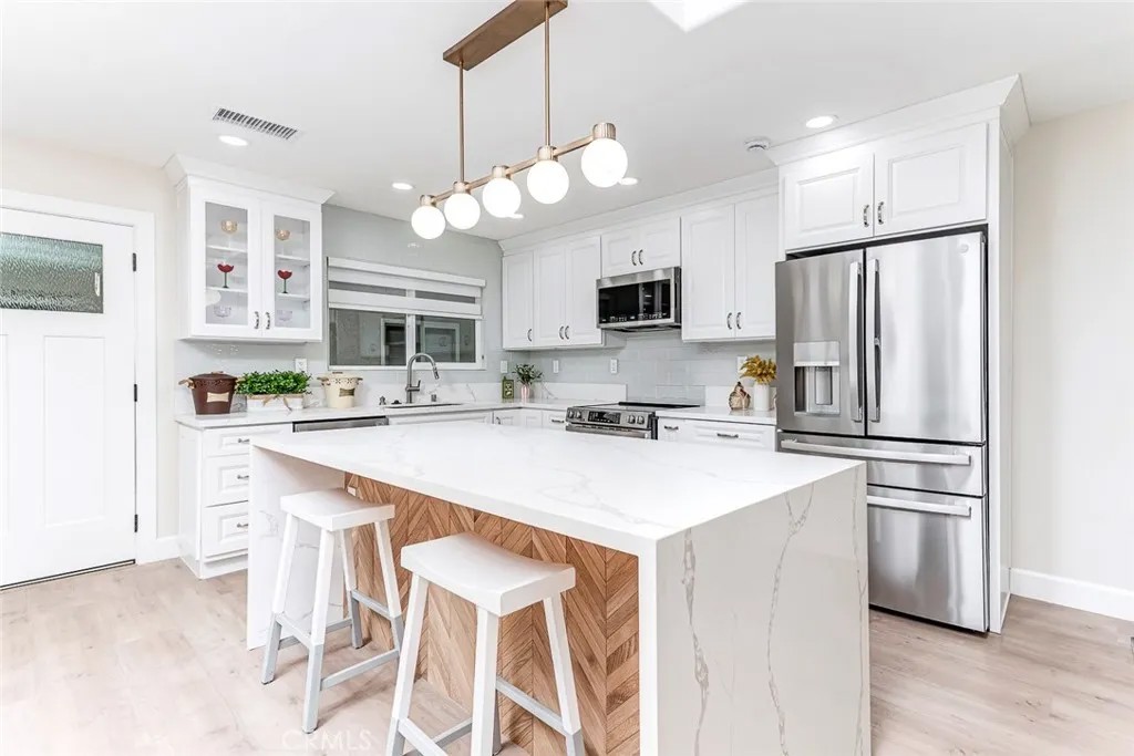 3279 San Amadeo P
