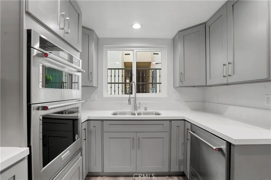 227 E Burbank C