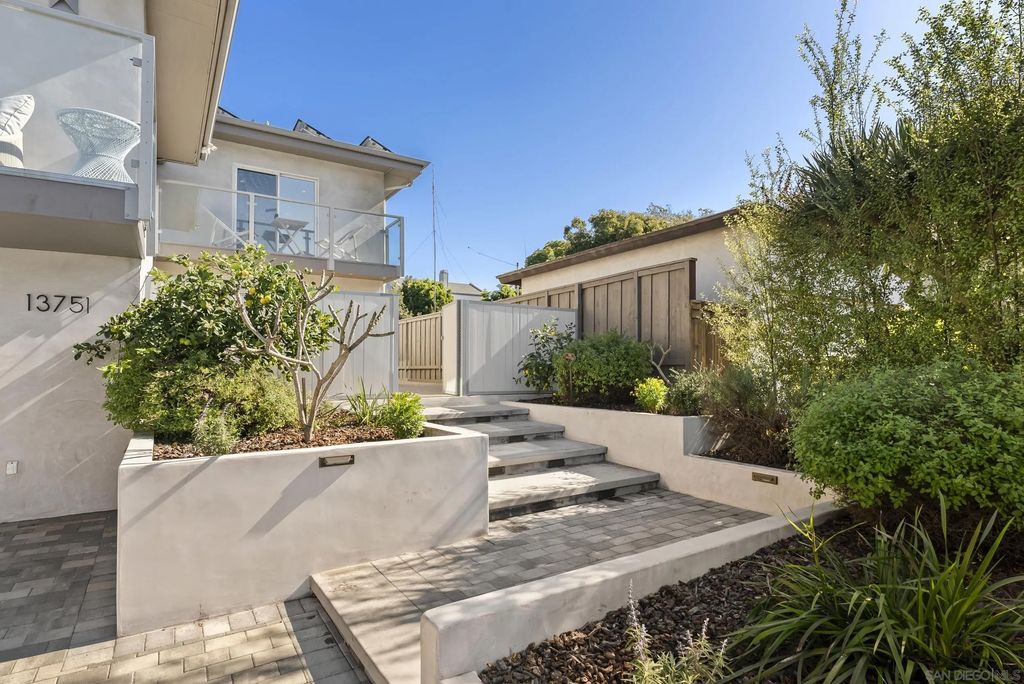 Photo of 13751 Mercado Drive, Del Mar, CA 92014 (MLS # 260002978)