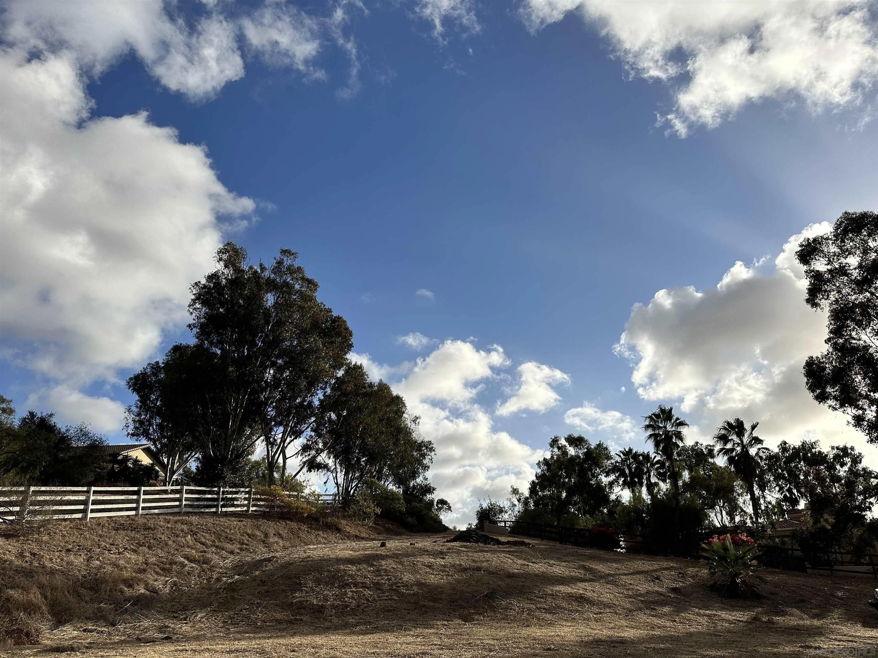 18096 Loma Alegre 15033