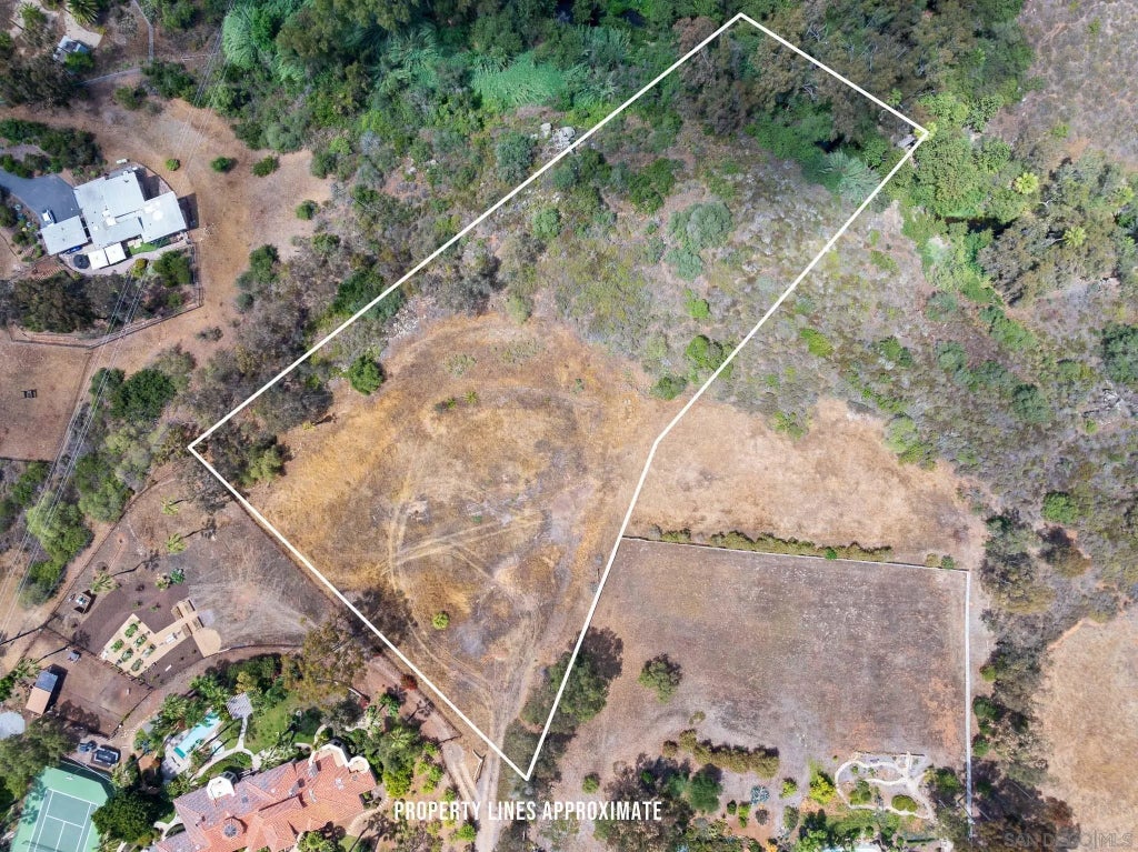 Photo of 18096 Loma Alegre, Rancho Santa Fe, CA 92067 (MLS # 260008892)