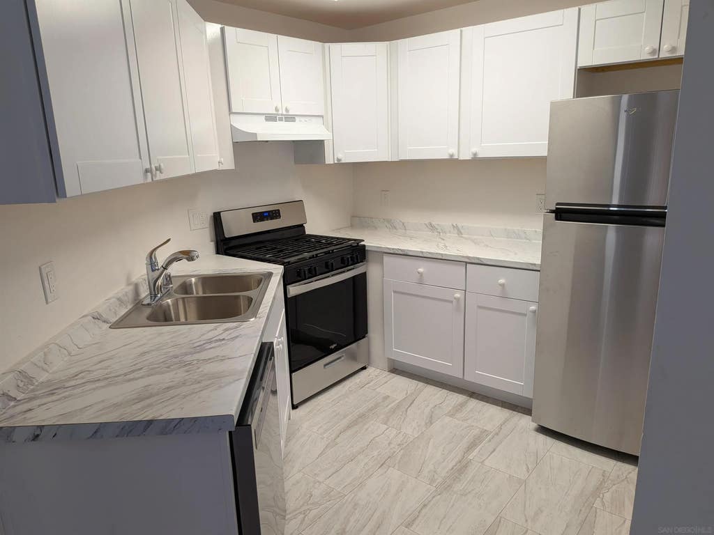 Photo of 1932 West Dr #B, Vista, CA 92083 (MLS # 260020884)