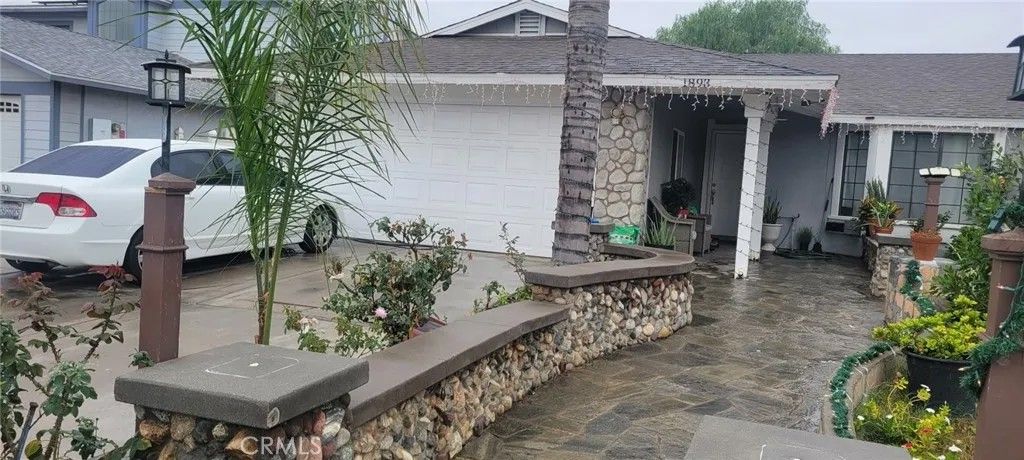 Photo of 1893 Loma Bonita St, Perris, CA 92570 (MLS # DW25270288)