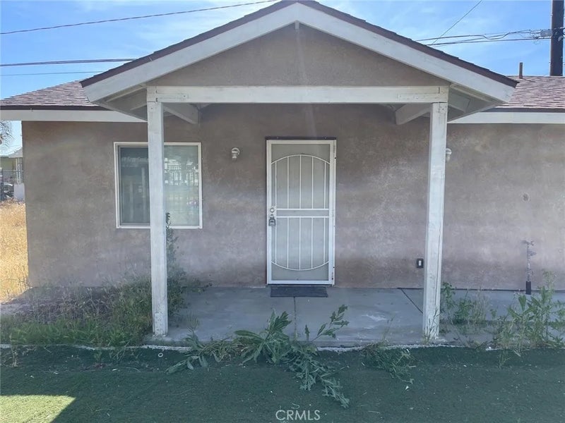 588 S Rosario Ave