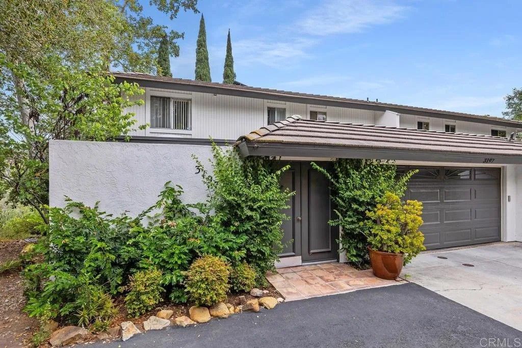 Photo of 3197 Via De Caballo, Encinitas, CA 92024 (MLS # NDP2604301)
