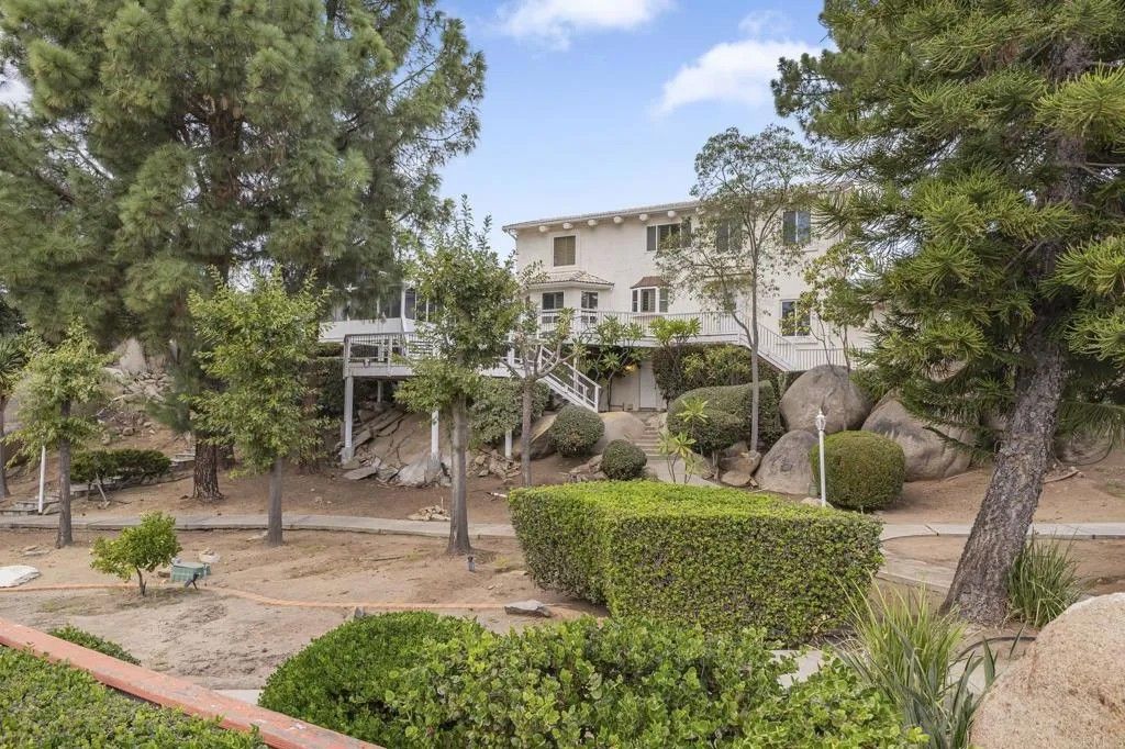 Photo of 28720 Sandhurst Way, Escondido, CA 92026 (MLS # NDP2600489)