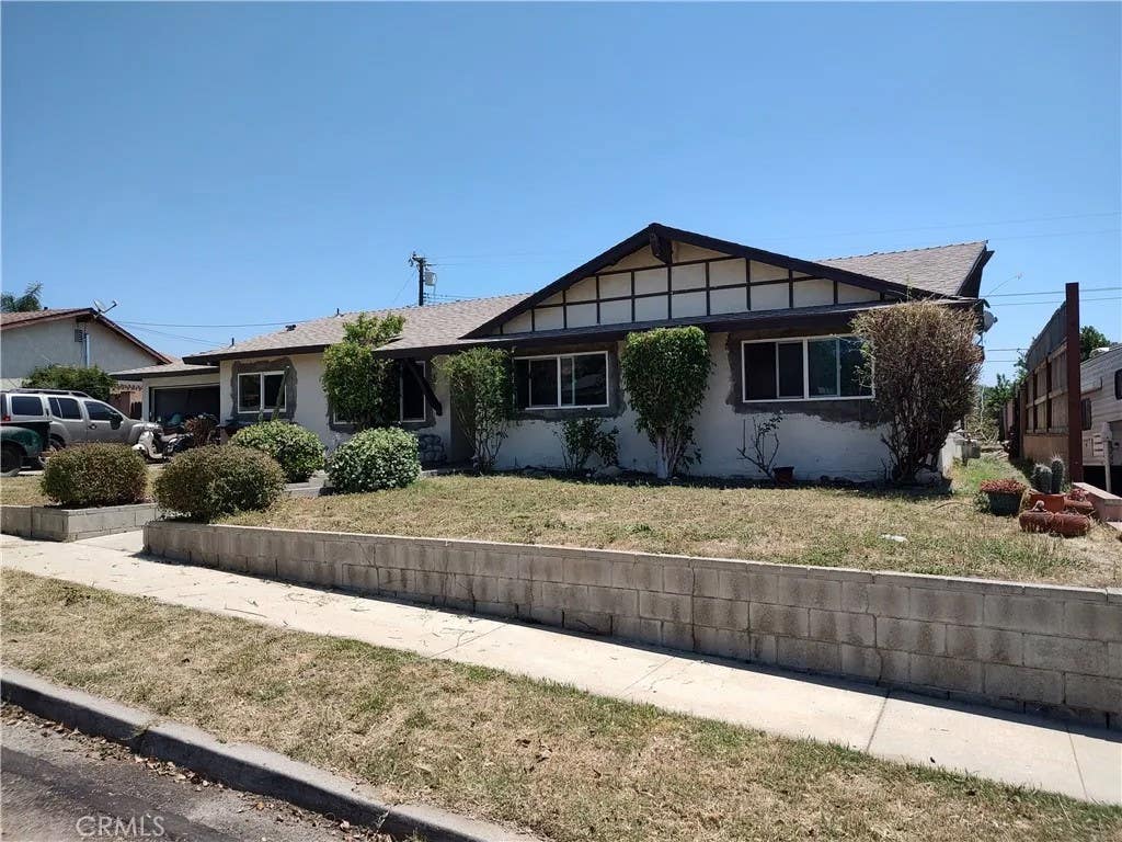 Photo of 3364 Greenville Avenue, Simi Valley, CA 93063 (MLS # CV26117071)
