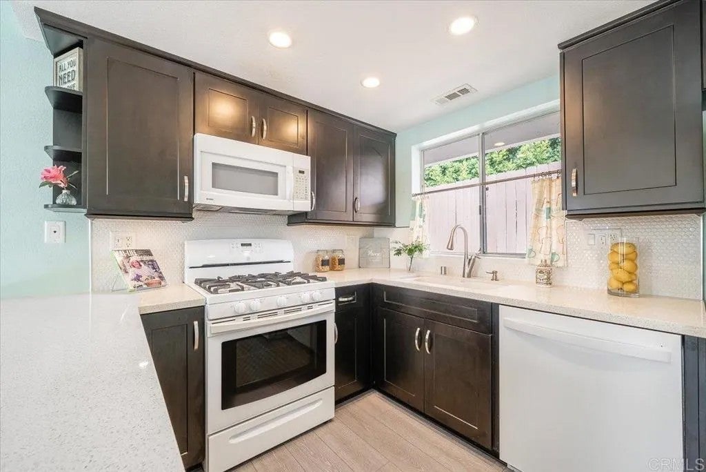 1320 Palomar Place