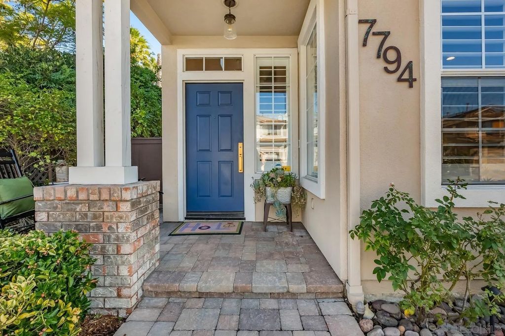 Photo of 7794 Calle Mejor, Carlsbad, CA 92009 (MLS # 260011806)