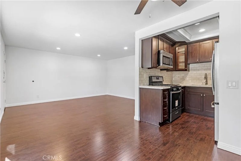 800 Grand ave A12