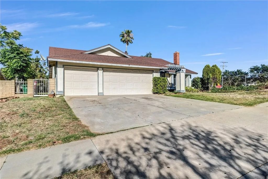 Photo of 1963 W Ontario, Corona, CA 92882 (MLS # IG26090227)